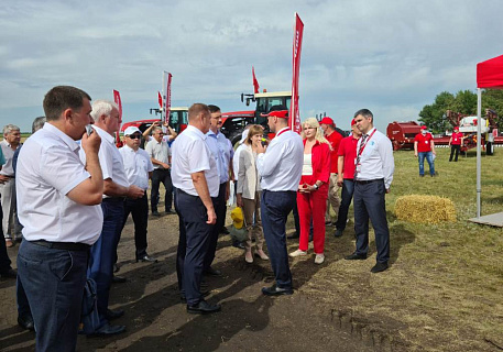 Премьера комбайна высокой степени автоматизации Ростсельмаш в Волгоградской области