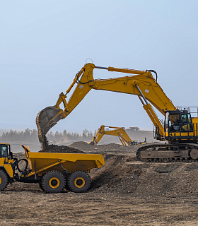 ЛУКОЙЛ СТАЛ ПРОИЗВОДИТЕЛЕМ СМАЗОЧНЫХ МАТЕРИАЛОВ ДЛЯ ТЕХНИКИ KOMATSU